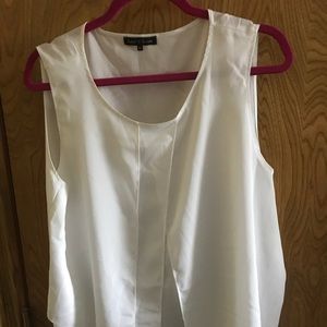✨great for summer✨ violetclaire white tank top